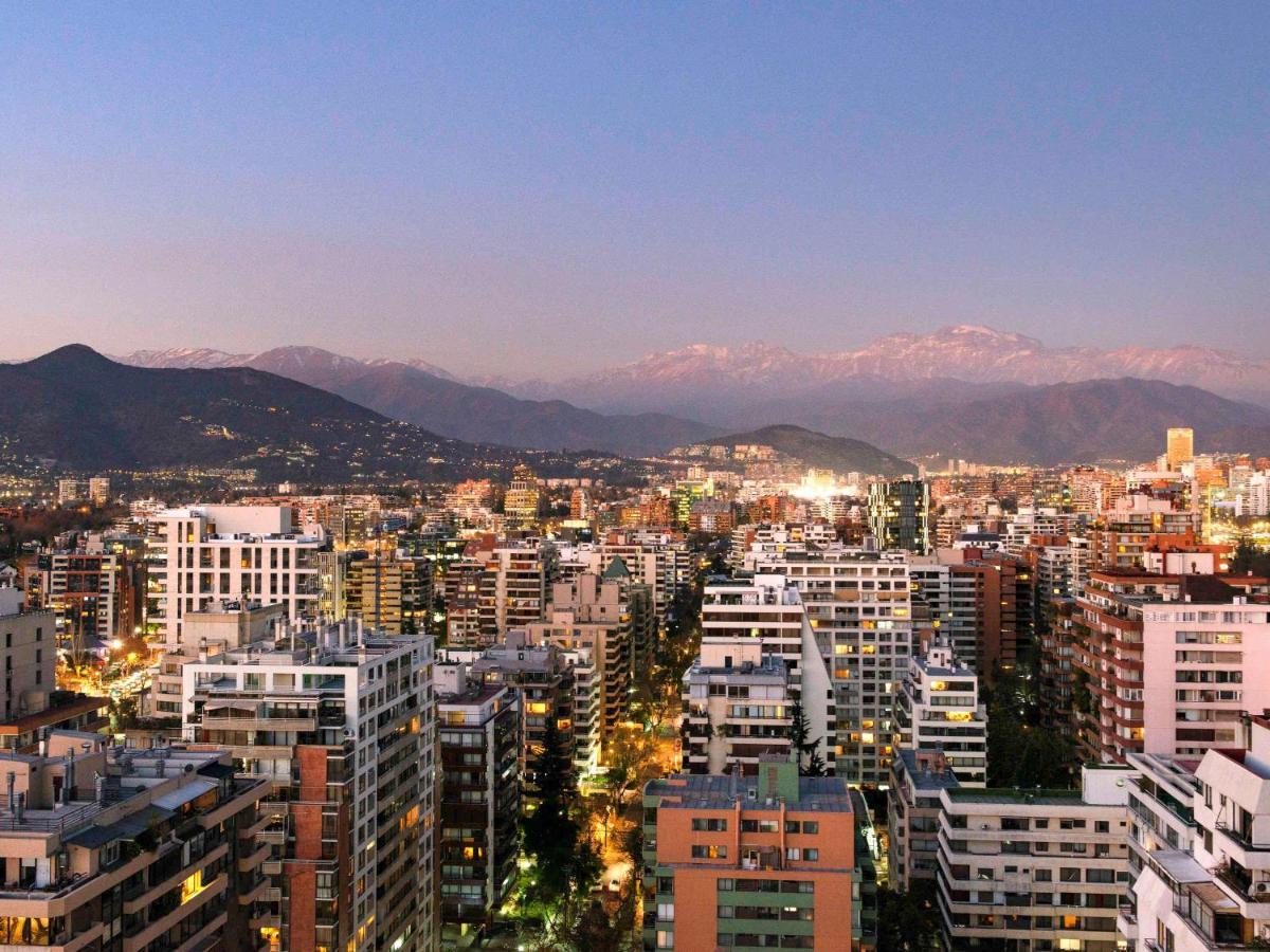 Pullman Santiago Vitacura エクステリア 写真 Santiago skyline