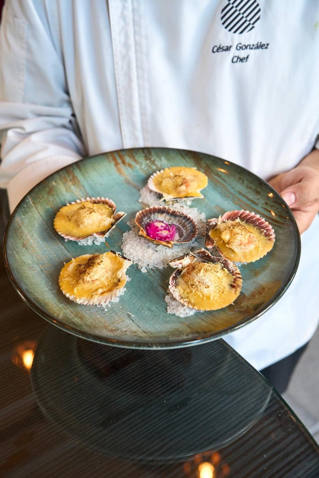 Pullman Santiago Vitacura エクステリア 写真 A plate of cooked scallops