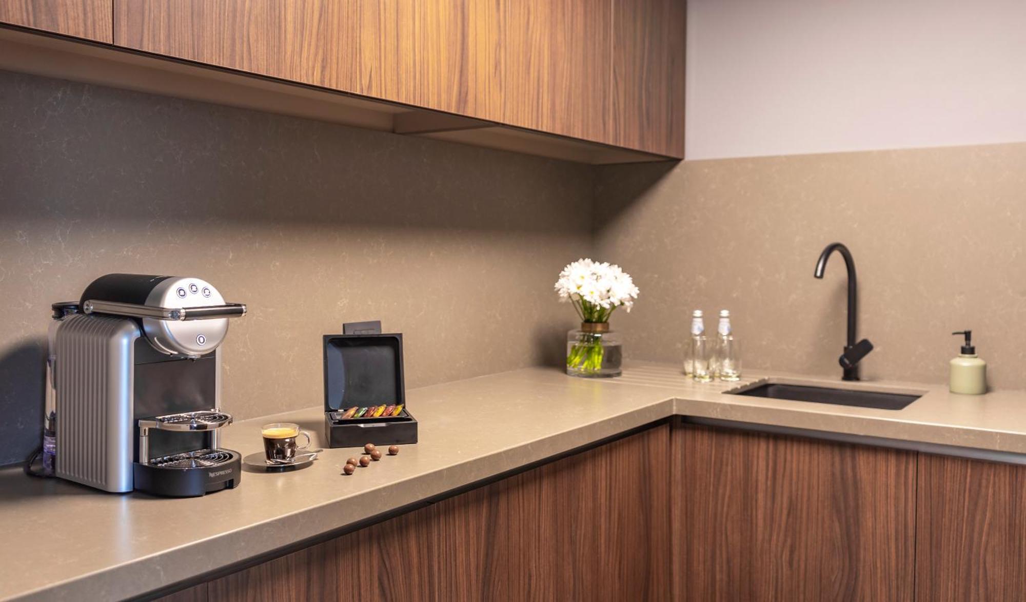 Pullman Santiago Vitacura エクステリア 写真 A Nespresso machine in a kitchen