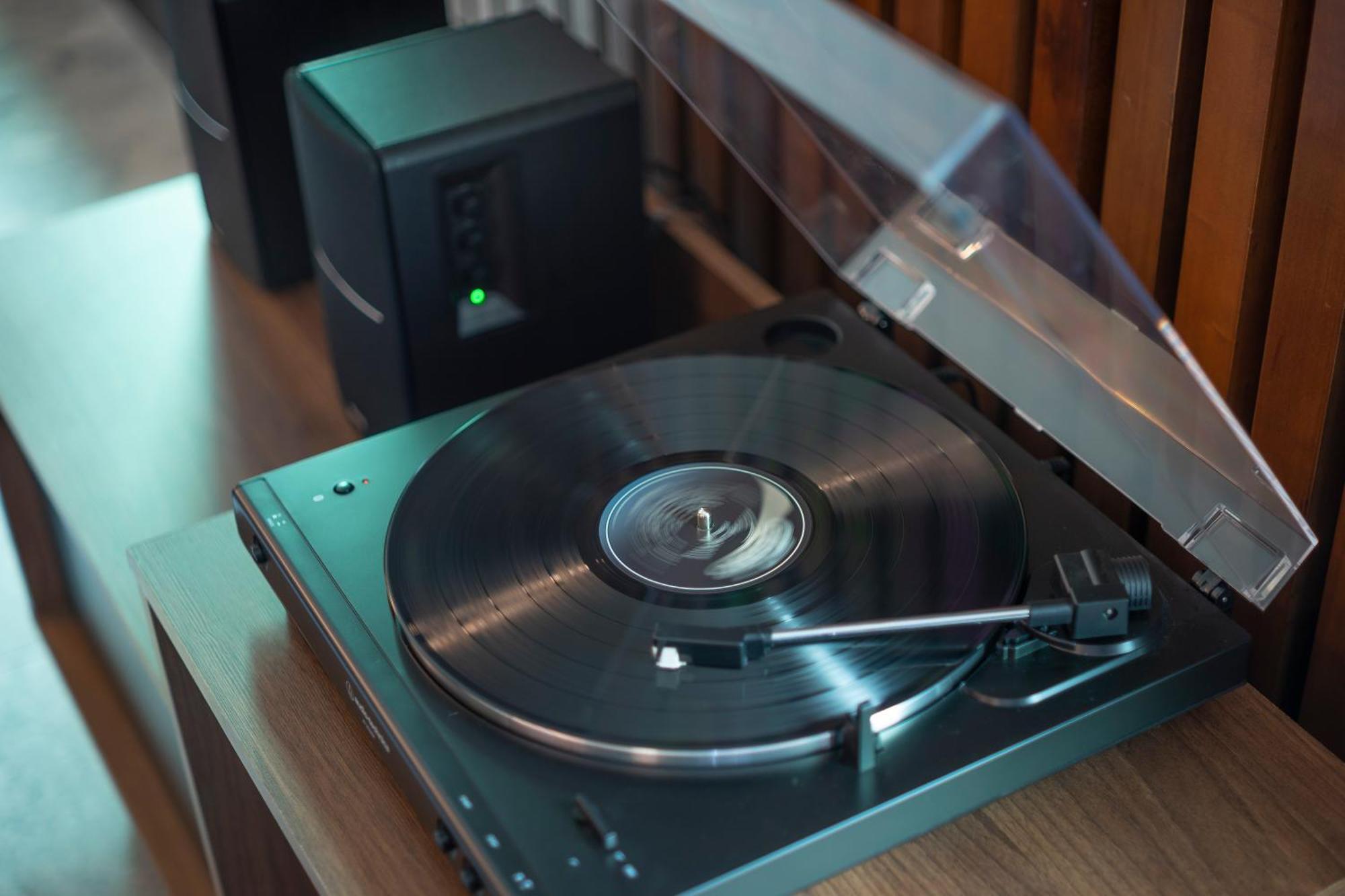 Pullman Santiago Vitacura エクステリア 写真 A record player