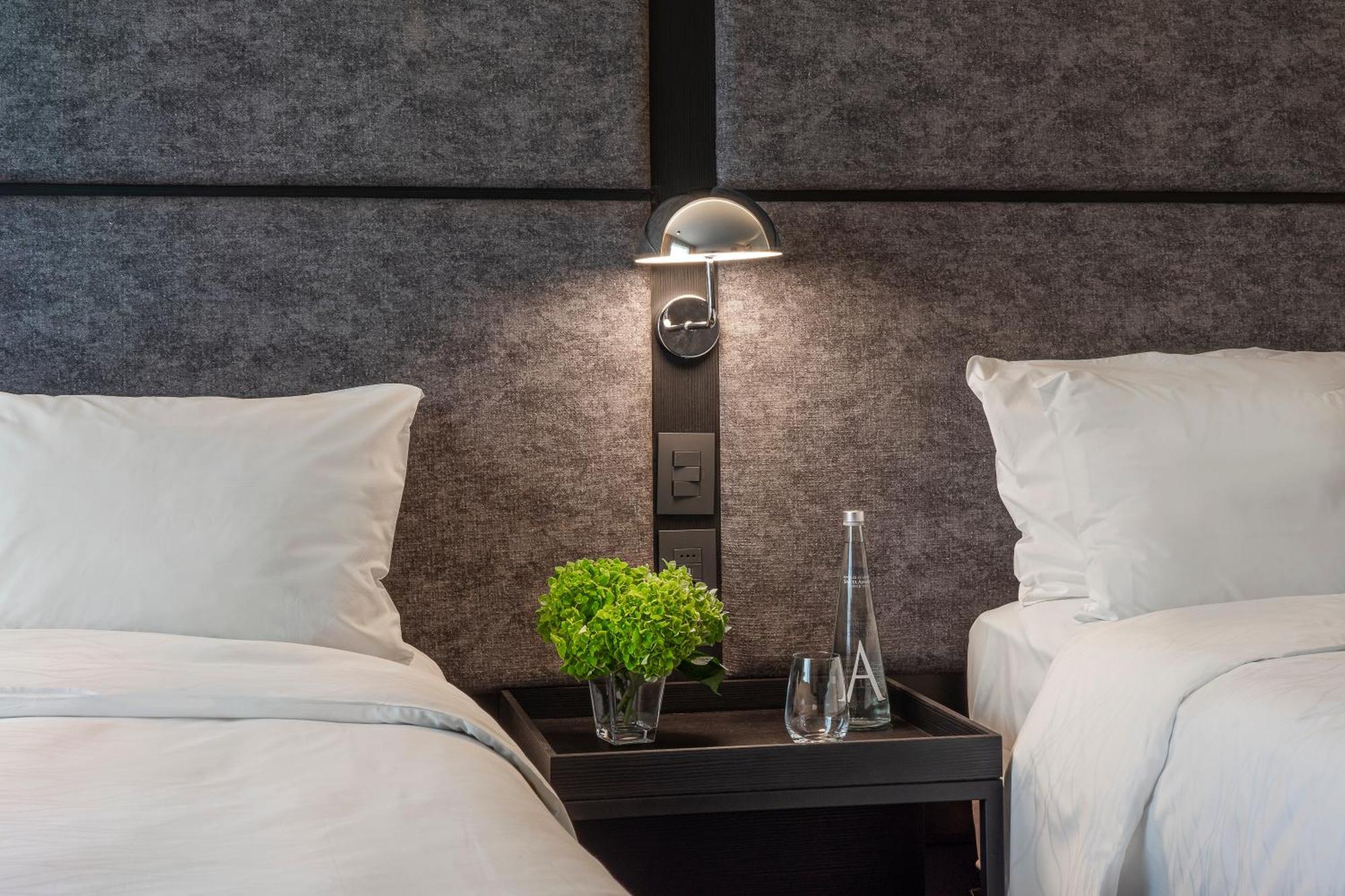 Pullman Santiago Vitacura エクステリア 写真 A wall-mounted light